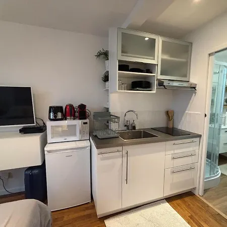 - Apartment Vanves